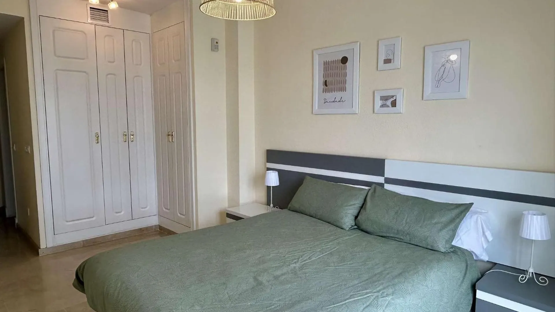 شقة 2105-Apt 2 Bedrooms, On The Beach, Port View, Pool مانيلفا